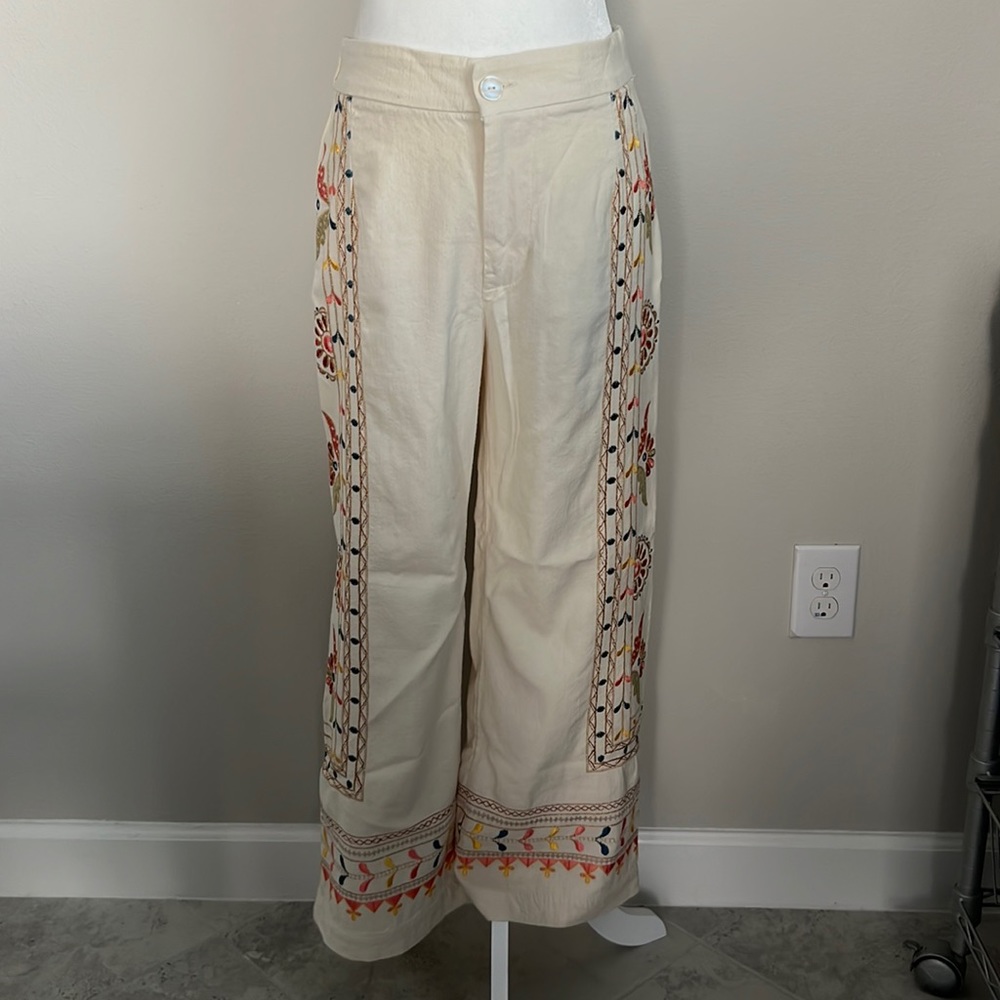 OPEN TO OFFERS Anthropologie Cream Embroidered Straight-Leg Pants size SMALL